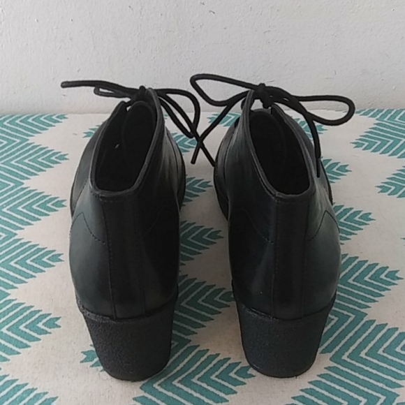 New Clarks Womans Athie Terra Black Leather Ankle Boots - Picture 3 of 6